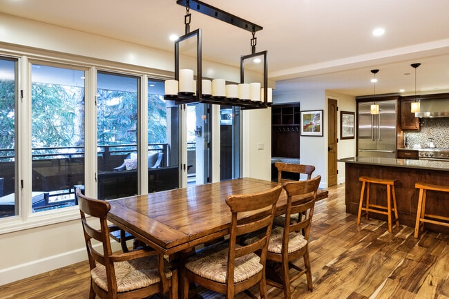 Photo - 611 S W End St Unit 7