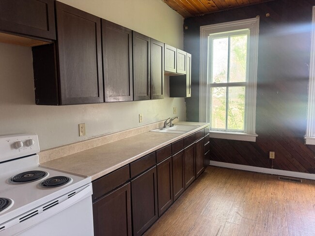 Photo - 301 S 13th St Unit 303 S 13th St. St. Joseph, MO 64501