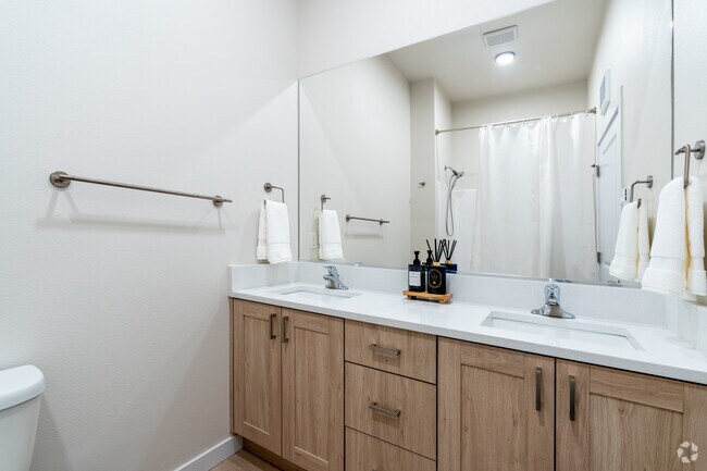 Model E - 3BR, 2BA - 1,406 SF - Bathroom - Sunlight Orchards