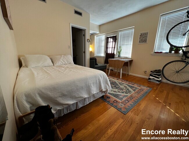 Photo - 104 Warren St Unit 92-205