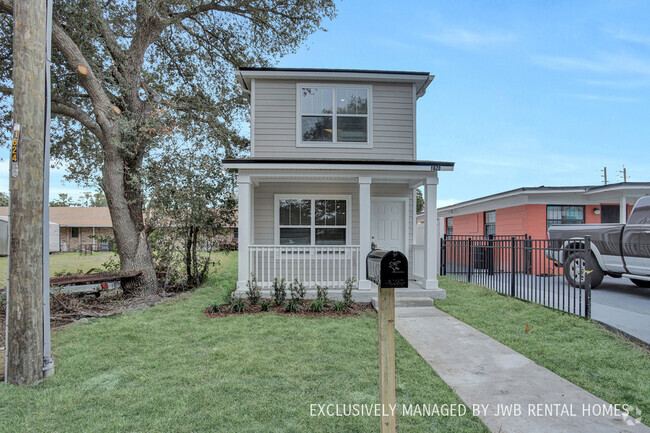 Building Photo - 1620 22nd St E Rental