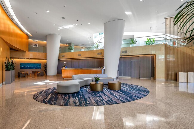 Photo - 13600 MARINA POINTE Dr Unit 512