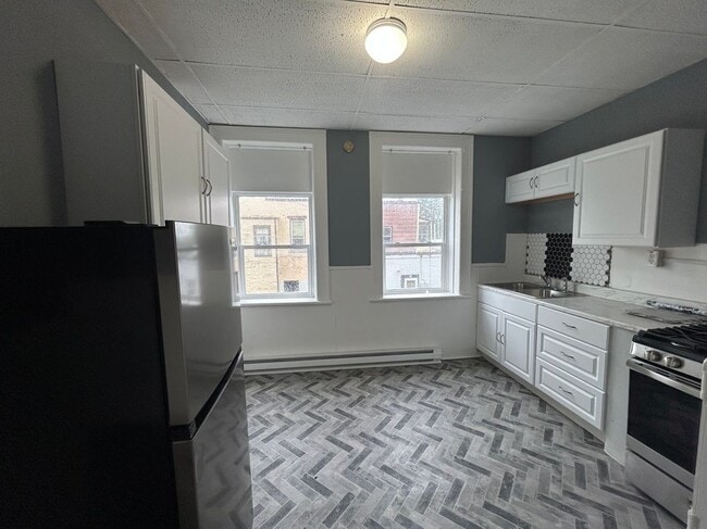 Photo - 663 2nd Ave