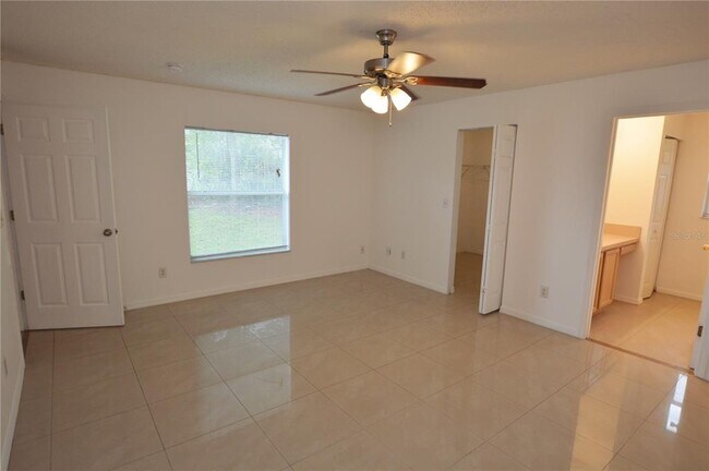 Photo - 18 Pittwick Ln