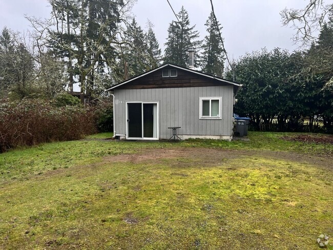 Building Photo - Cozy Island Cabin Rental