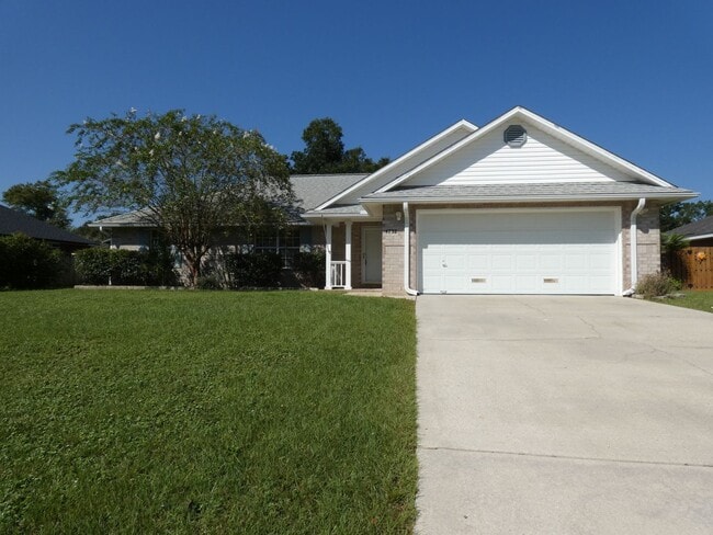 Building Photo - Charming 3-Bedroom Home