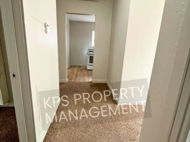 665 S Kansas St
