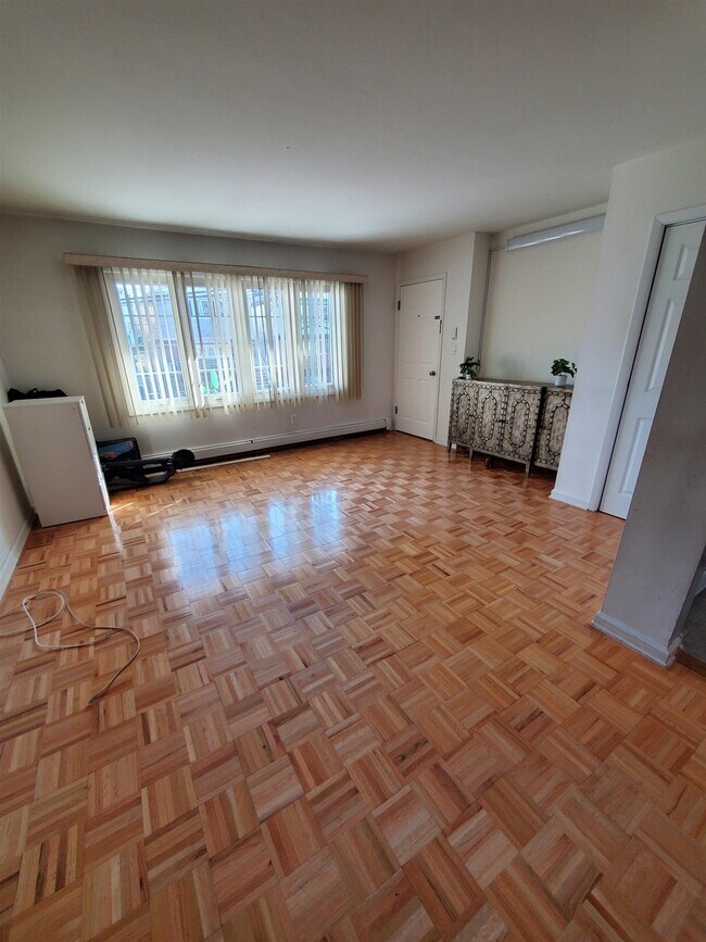 Building Photo - 159 W 21st St Rental
