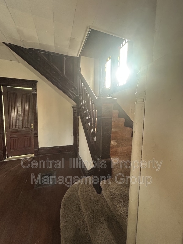 Photo - 407 E Monroe St