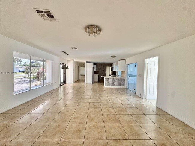 Photo - 19410 NE 19th Ave