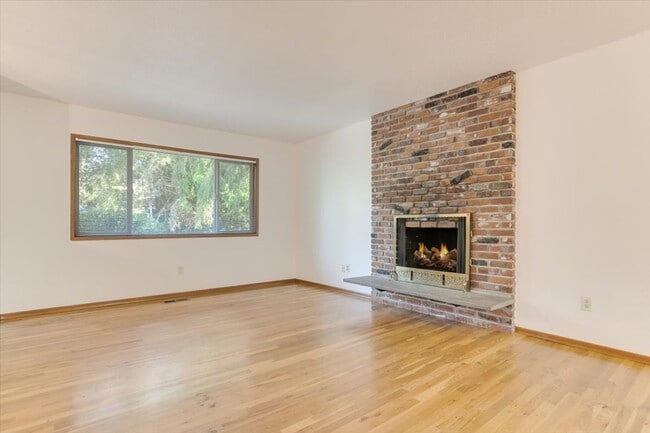 Photo - Charming 3 bedroom 3 bathroom house in Tigard!