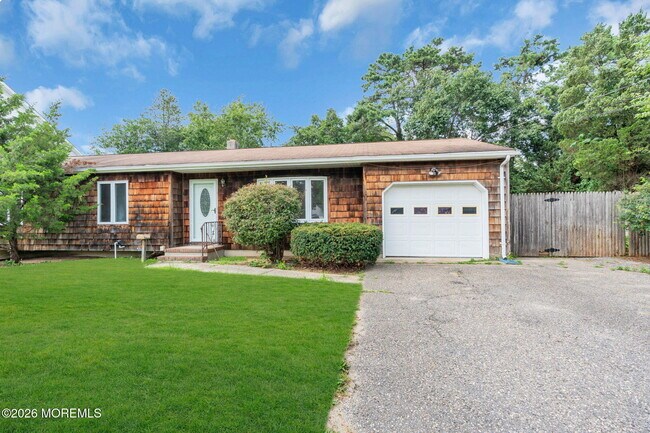 Photo - 809 Commonwealth Blvd