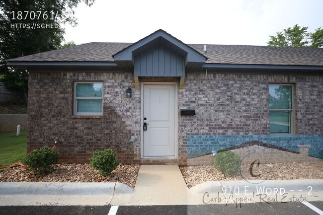 Building Photo - 910 E Word Ave Unit 2