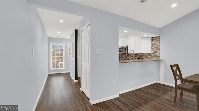 Photo - 221 Allem Ln