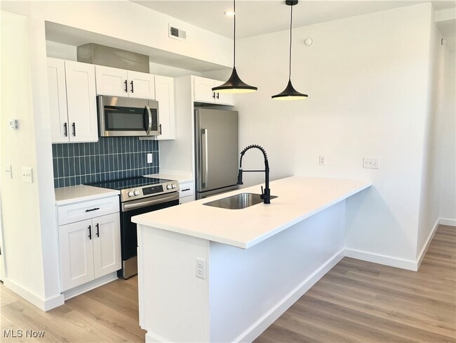 Photo - 2017 W 44th St Unit 9