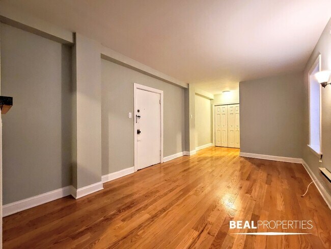 1347 N Dearborn
