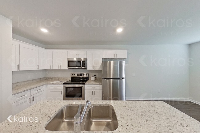 Photo - 205 Redwood Ct