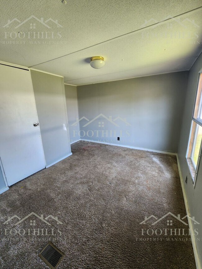 Photo - 2-Bedroom Mobile Home in Colony Park with ...