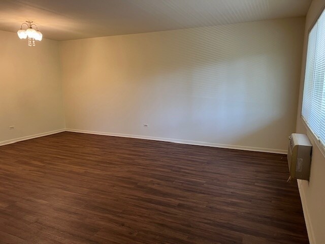 Livingroom/Dining Room - 333 Center Ave Unit 7B