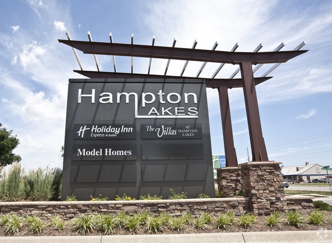 Villas at Hampton Lake