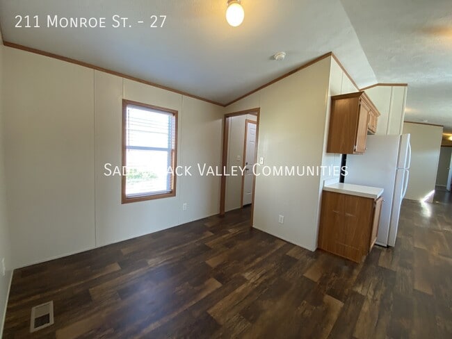 211 Monroe St