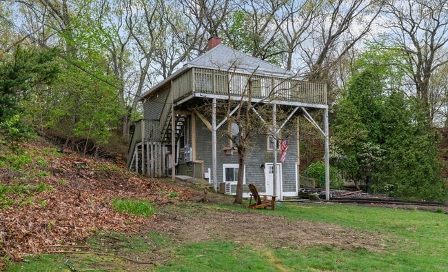 Building Photo - 376 Arnolds Neck Dr Unit 2