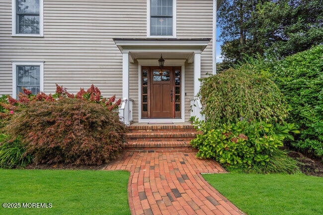 8 Glenwood Pl