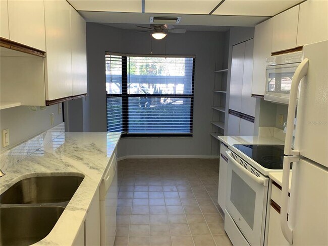 Photo - 1320 Pasadena Ave S Unidad 107