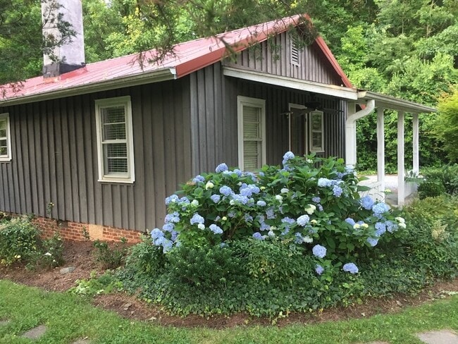 Building Photo - 70 Possum Trot Ln