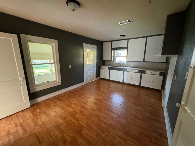 Photo - 1809 Old Israel Rd