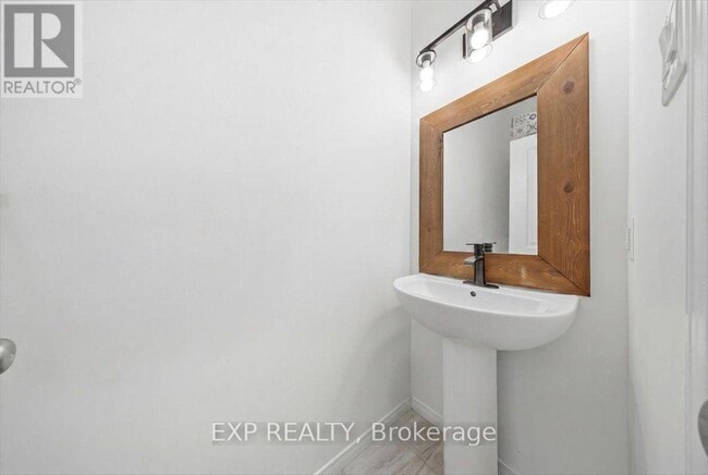 Photo - 92 Riddell St