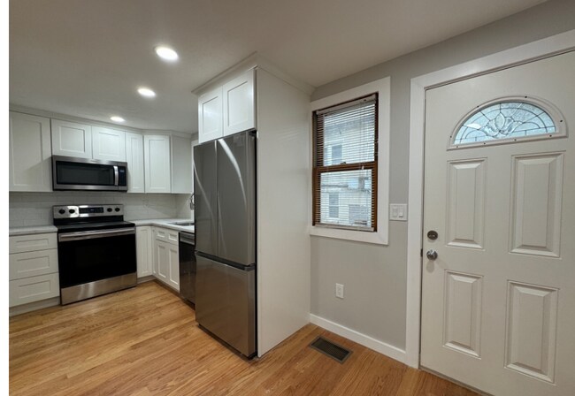 Photo - 41 Ashford St Unit 3
