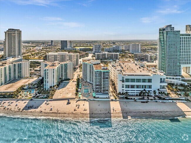 Building Photo - 3725 S Ocean Dr Unit 1507 Rental