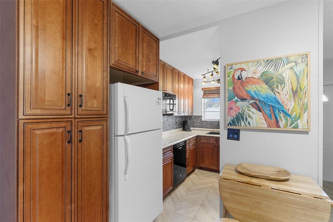 Photo - 30 SE 13th St Unit A6