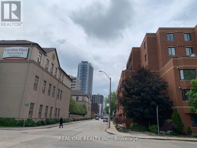 Photo - 47 Caroline St N Unité 301