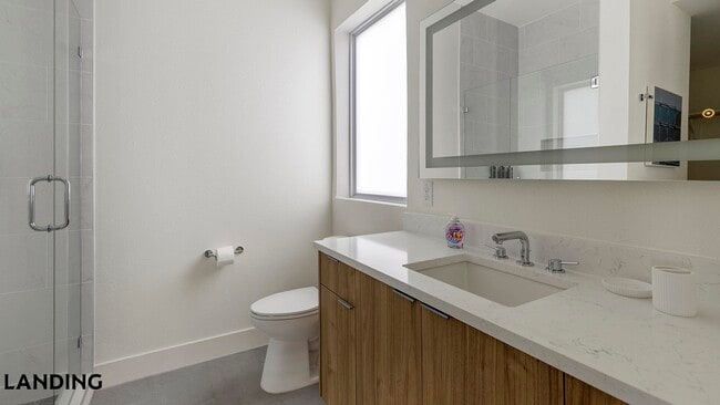 2206 Arroyo Ave Unit 203