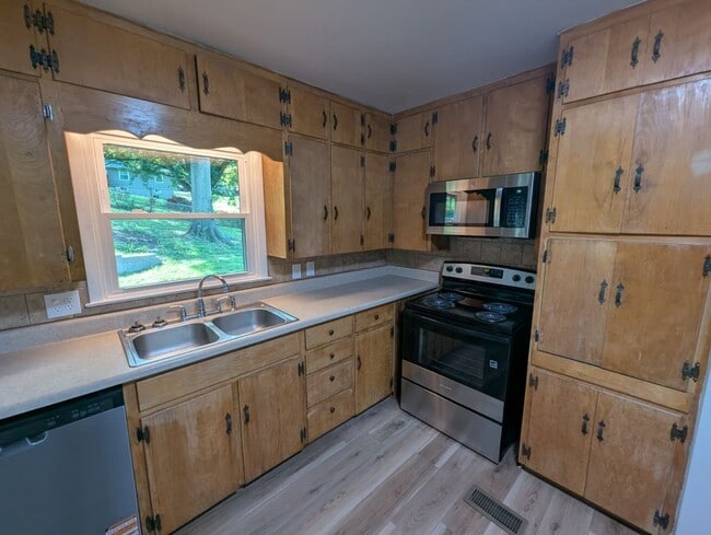 Photo - 5412 Anah St