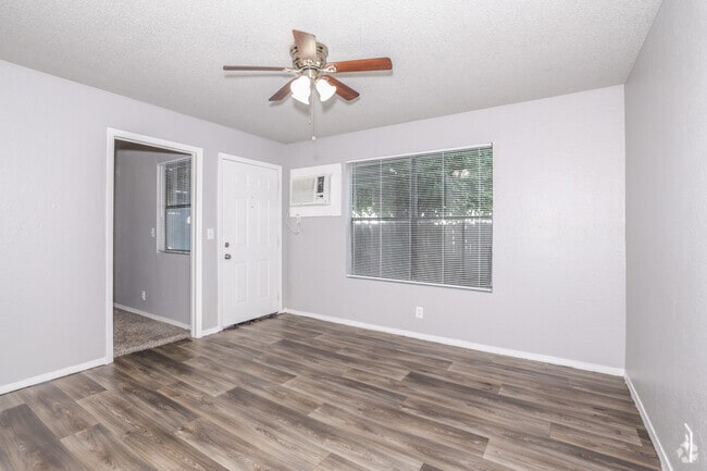 1BR, 1BA - 750SF - Left - Living Area - Sullivans Landing Apartments