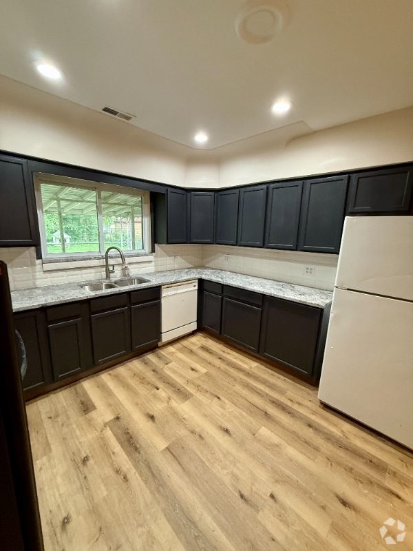 Building Photo - 3040 Alvina Ave Rental