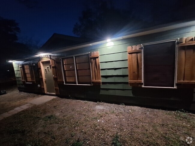 Building Photo - 2641 Leone Dr N Rental