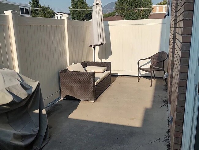 Photo - 3811 S 900 E