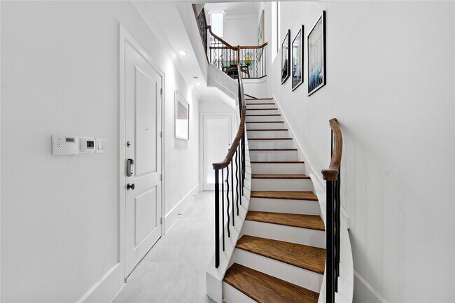Photo - 709 Reinicke St