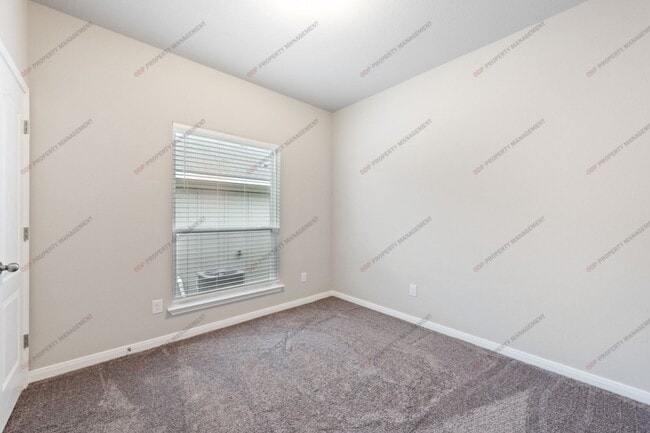 625 Oxford Ln