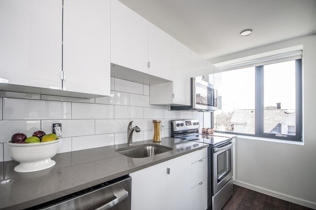 Building Photo - 70 Parker Hill Ave Unit 403 Rental