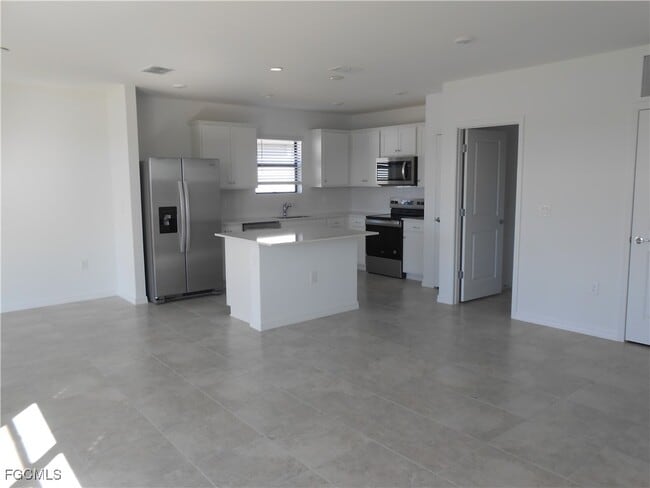 Photo - 623 Lakeside Oasis Ave