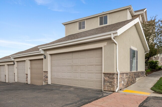 157 W Springview Dr
