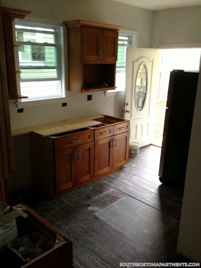 Photo - 16 Carpenter St Unit 2