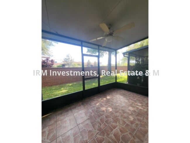 Photo - 3 bed 2.5 bath Townhome w 1 car garage