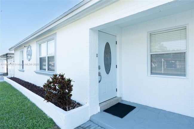 Photo - 6390 Plunkett St