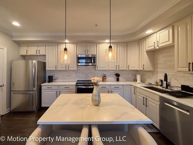 Photo - 1540 S Church St